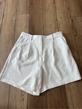 Classic tan Abercrombie trouser Women’s Shorts